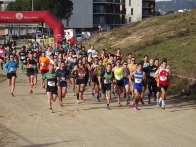 Més de 950 atletes de totes les edats participen el 35è Cros Vila de Ripollet -Imatge 1-