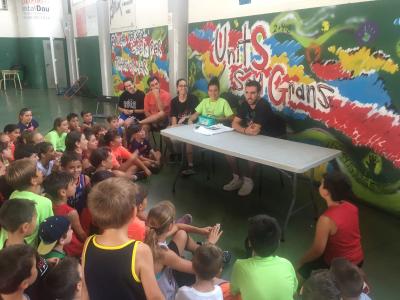 Ferran Bassas, base del Tenerife, visita el campus de bàsquet del Sant Gabriel -Imatge 1-