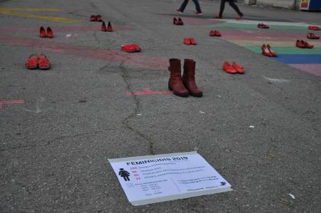 El Comit de Dones va portar la reivindicaci al carrer el 25N -Imatge 1-