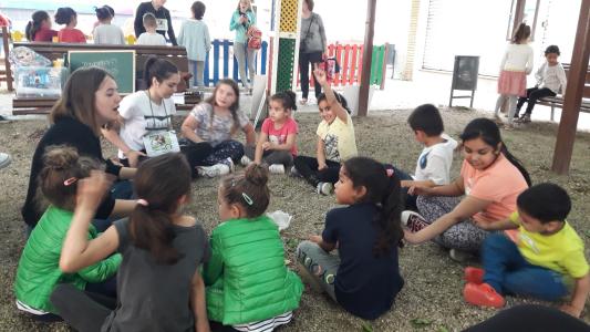 140 infants participen en les gimcanes de descoberta dels parcs de Ripollet -Imatge 1-
