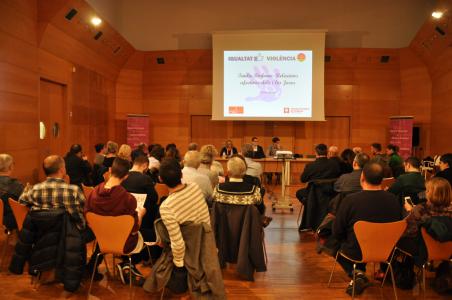 El socialistes vallesans debaten a Ripollet sobre la violència de gènere -Imatge 1-
