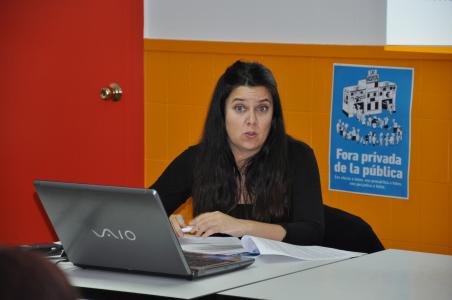 Isabel Vallet denuncia la privatització de la sanitat pública al Centre Cívic del Pont Vell -Imatge 1-