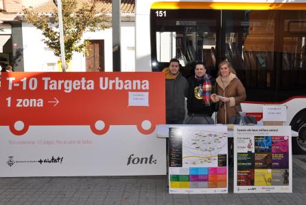 L'Ajuntament i Font presenten a peu de carrer la T-10 Targeta Urbana  -Imatge 1-