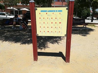 S'instal·len jocs inclusius als parcs de Ripollet -Imatge 1-