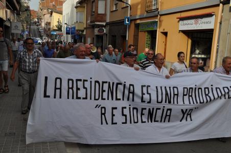El Club de Jubilats i Pensionistes convoca una nova manifestació a les 17 hores per a la residència -Imatge 1-